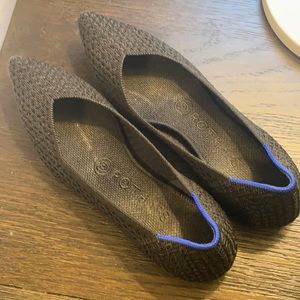 Rothy’s Point in Honeycomb Black